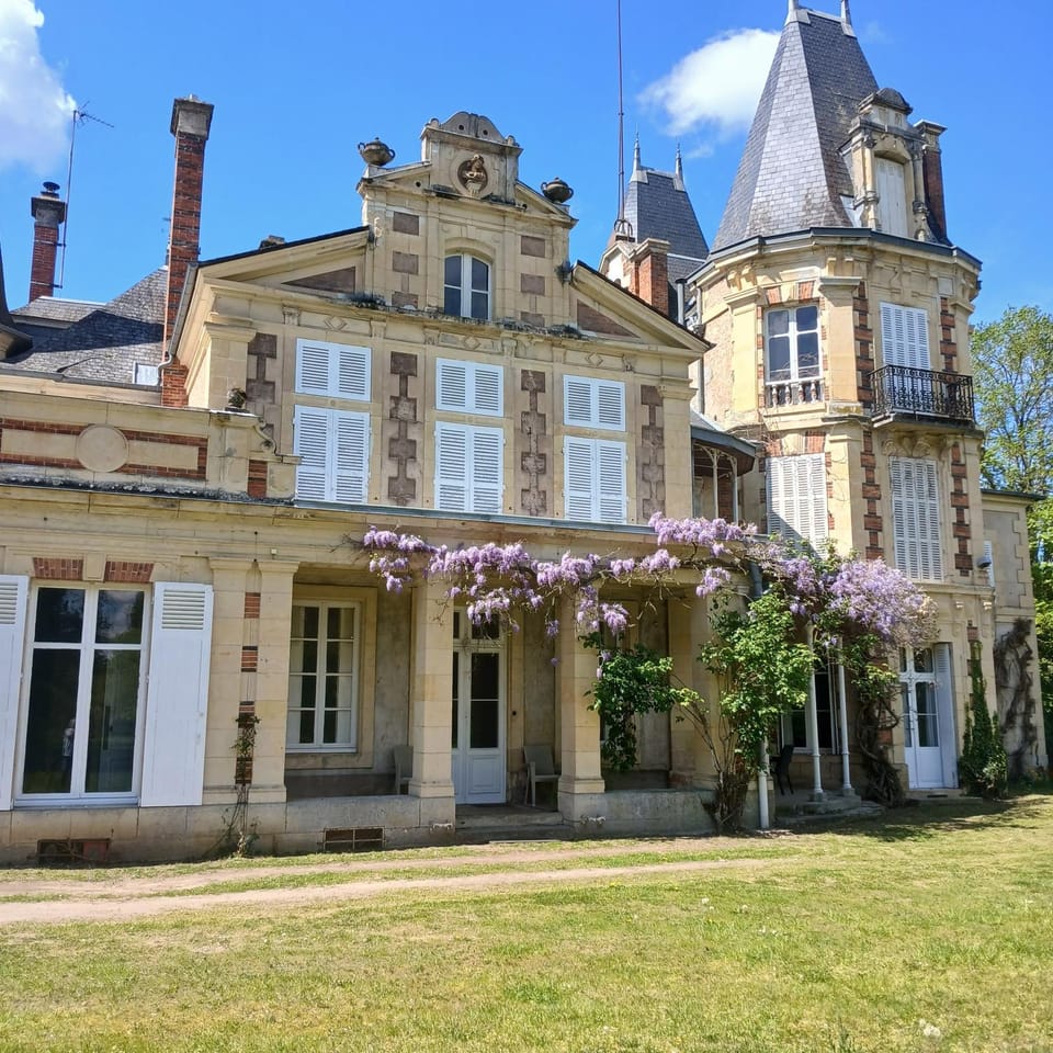 Château de Maucouvent Bed and Breakfast in Bourgogne-Franche-Comté