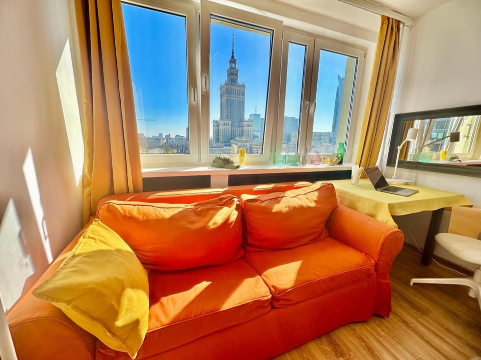 Super Apartament BROWN 2x Metro NOWY WiFi Netflix Spotify Panorama Miasta Apartment in Warsaw