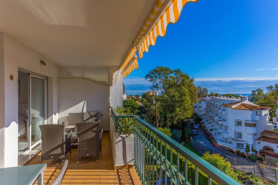 Gran Calahonda 2BR 2BA with terrace WIFI/AC/POOL Apartment in Sitio de Calahonda