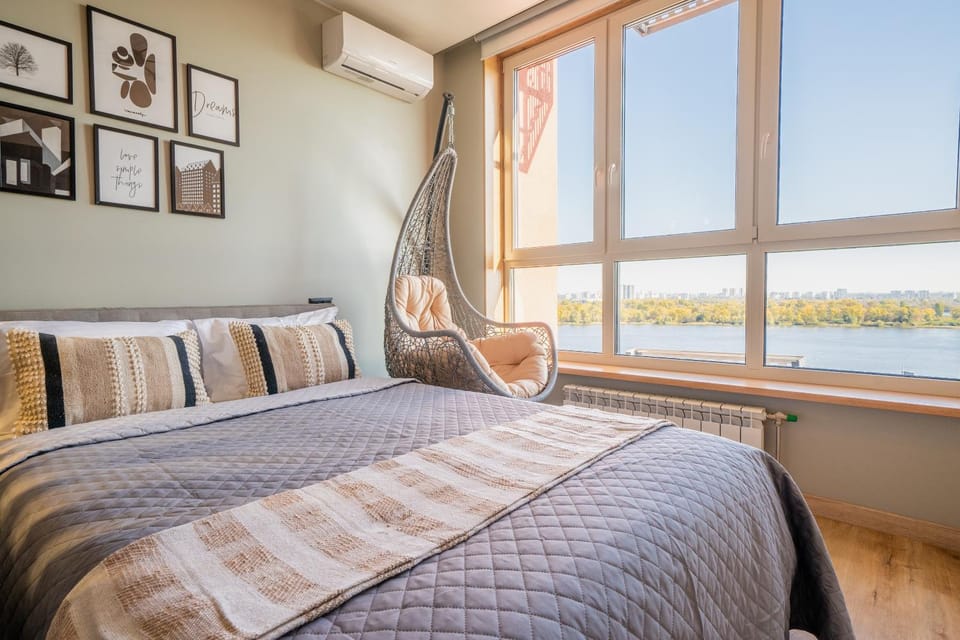 Апартаменти MYFREEDOM в ЖК DOCK32 поруч з ТРЦ Blockbuster Apartment in Kiev City - Kyiv