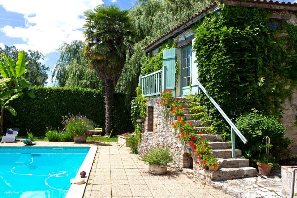 Facade/entrance, Swimming pool