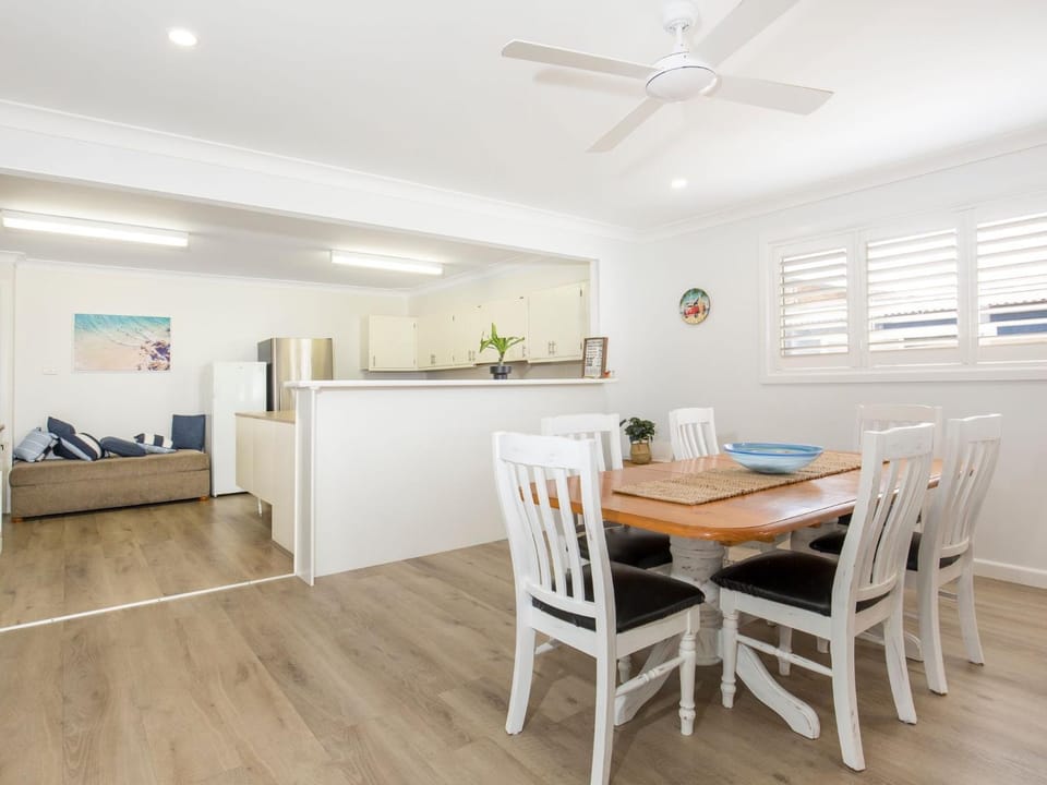 Burra Days I Pet Friendly I 10 mins Walk to the Beach House in Culburra Beach