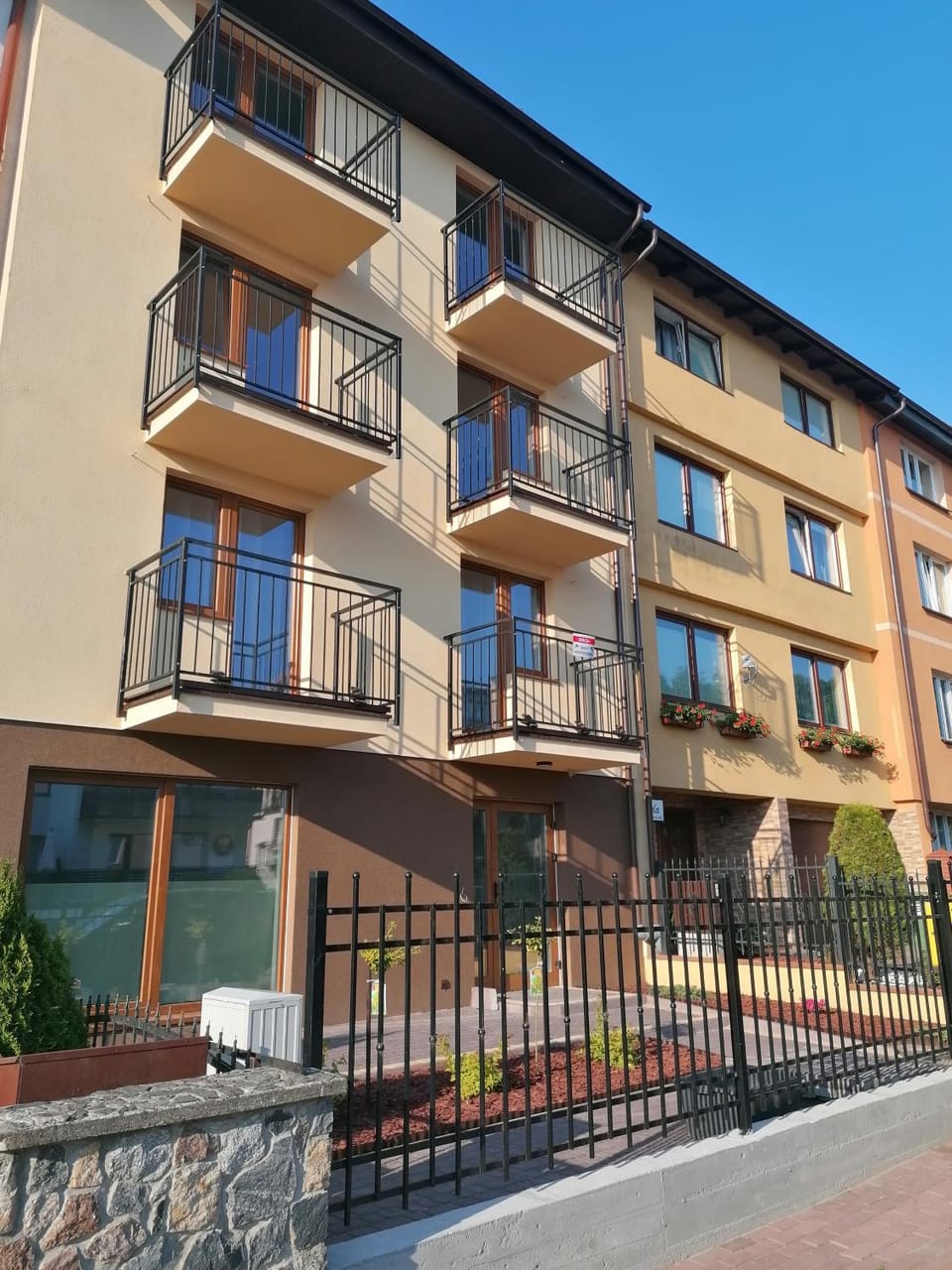 Property building, Facade/entrance