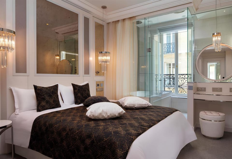 Hot Tub, Bedroom