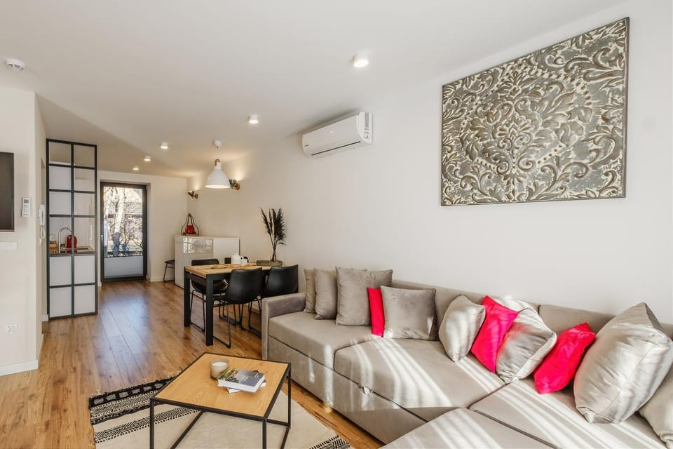 Living room, Seating area, Dining area, air conditioner