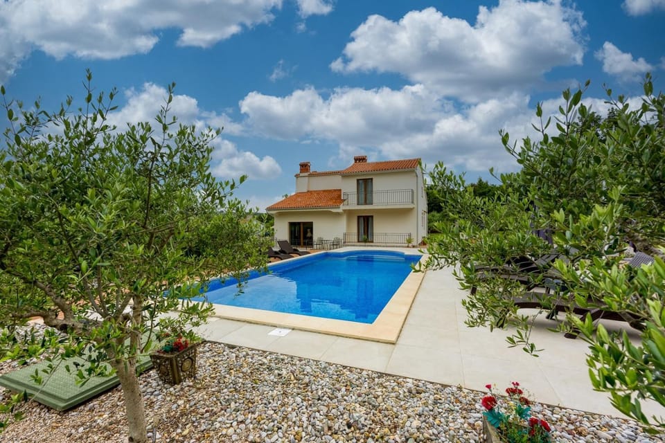 Property building, Garden