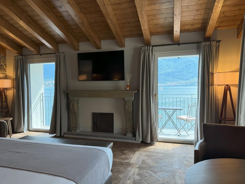 View (from property/room), Bedroom, Lake view, furniture