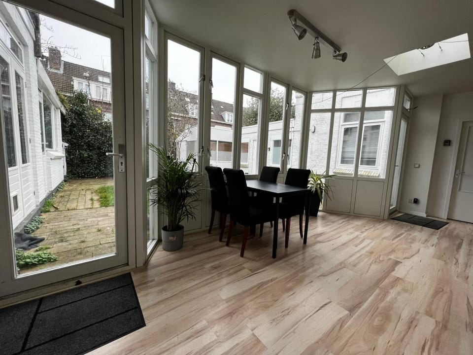 New 5min TU Delft & city center Garden Room Cleo Apartment in Delft
