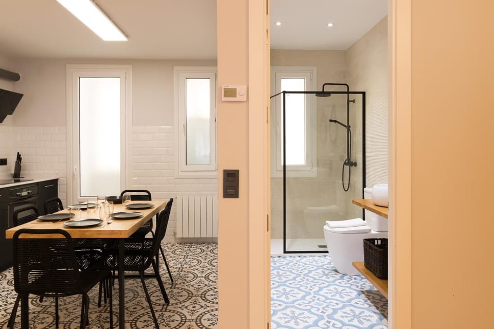 Bathroom, Dining area