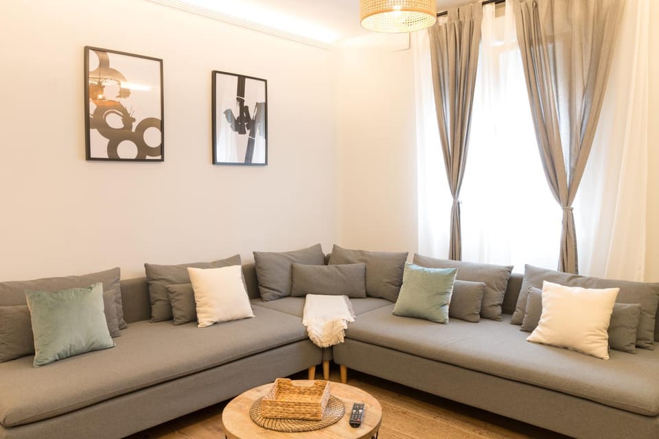 Lounge or bar, Seating area