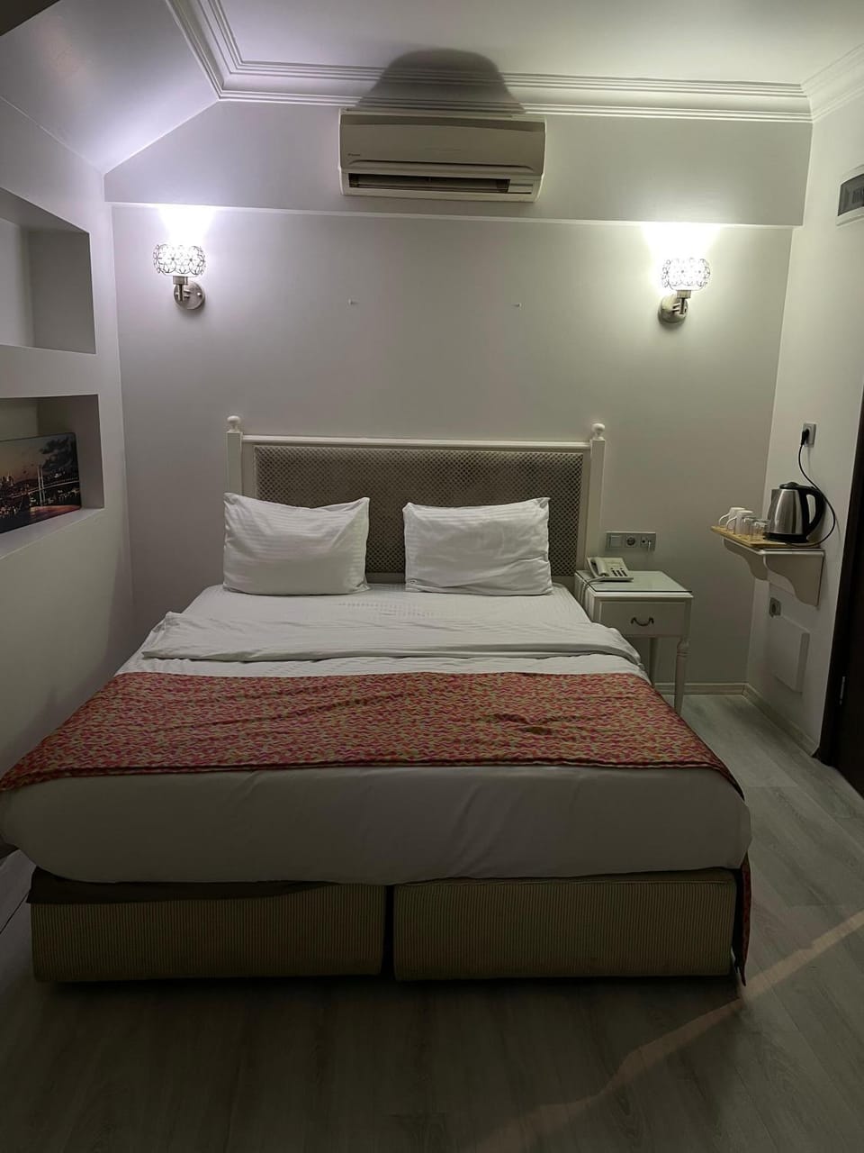 Bed, Bedroom, air conditioner