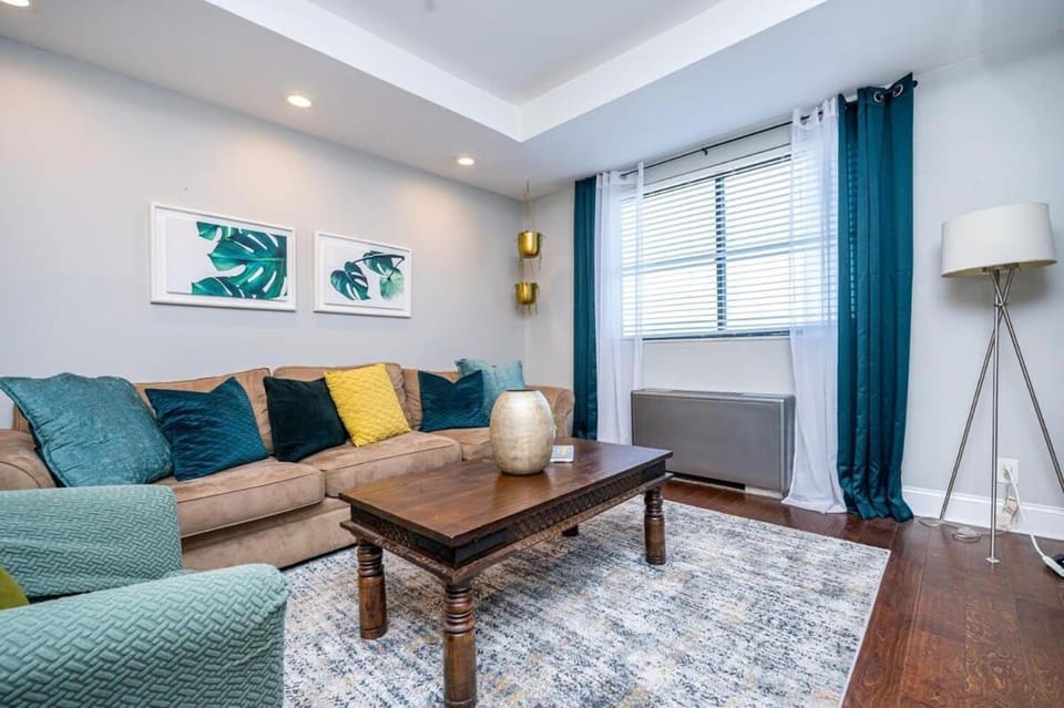 Downtown ! King bed 24 concierge! Onsite Parking LM903 Apartment in Atlanta