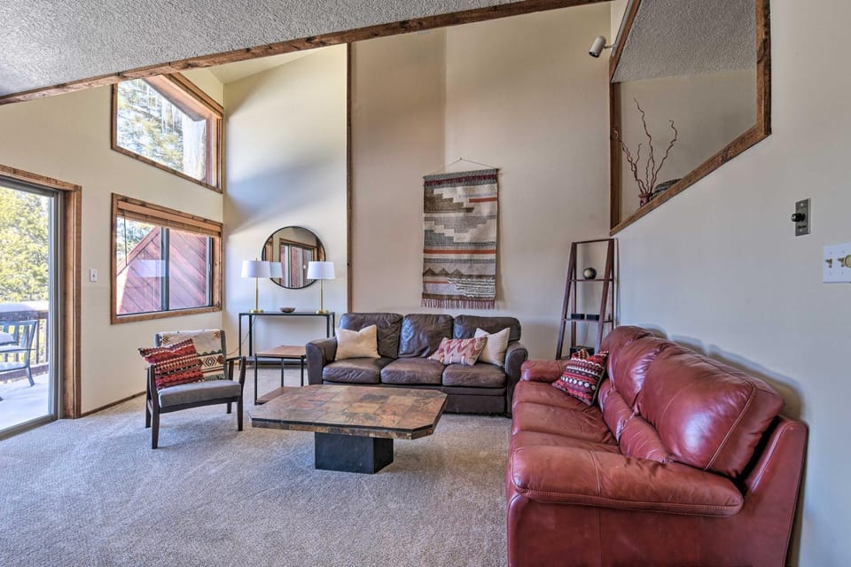 Warm Townhome w/ Sauna at Angel Fire Ski Lift House in Angel Fire