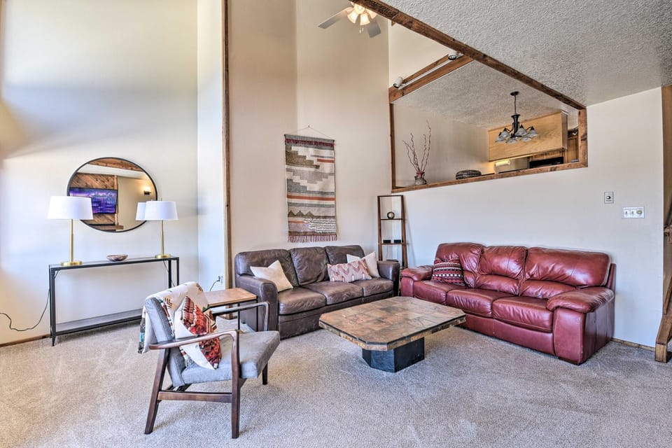Warm Townhome w/ Sauna at Angel Fire Ski Lift House in Angel Fire