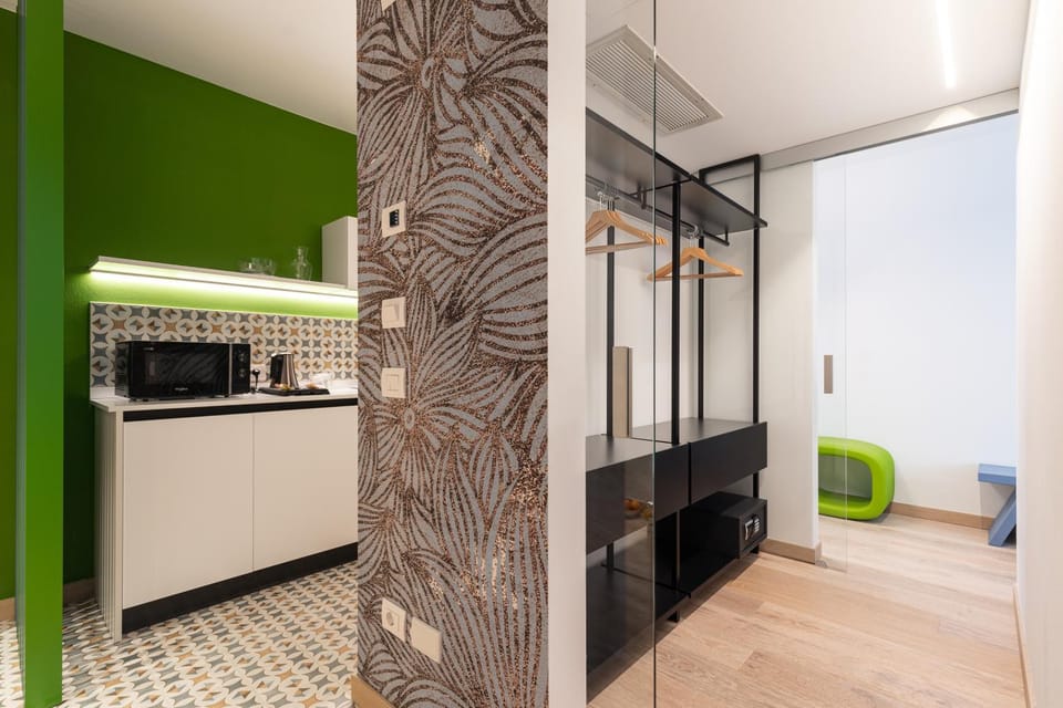 Facade/entrance, Kitchen or kitchenette, Photo of the whole room