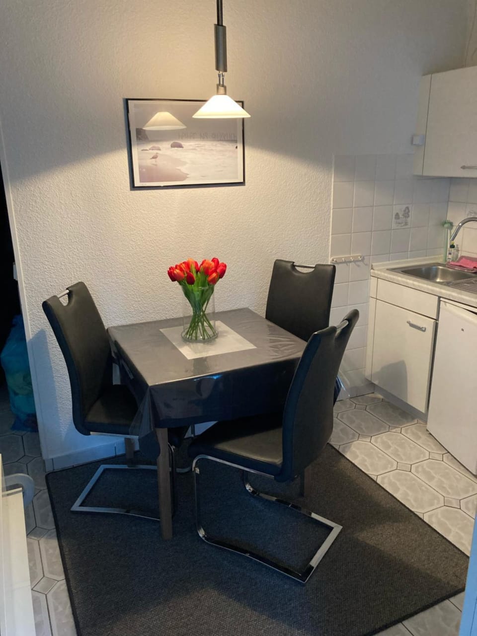 Kitchen or kitchenette, Seating area, Dining area