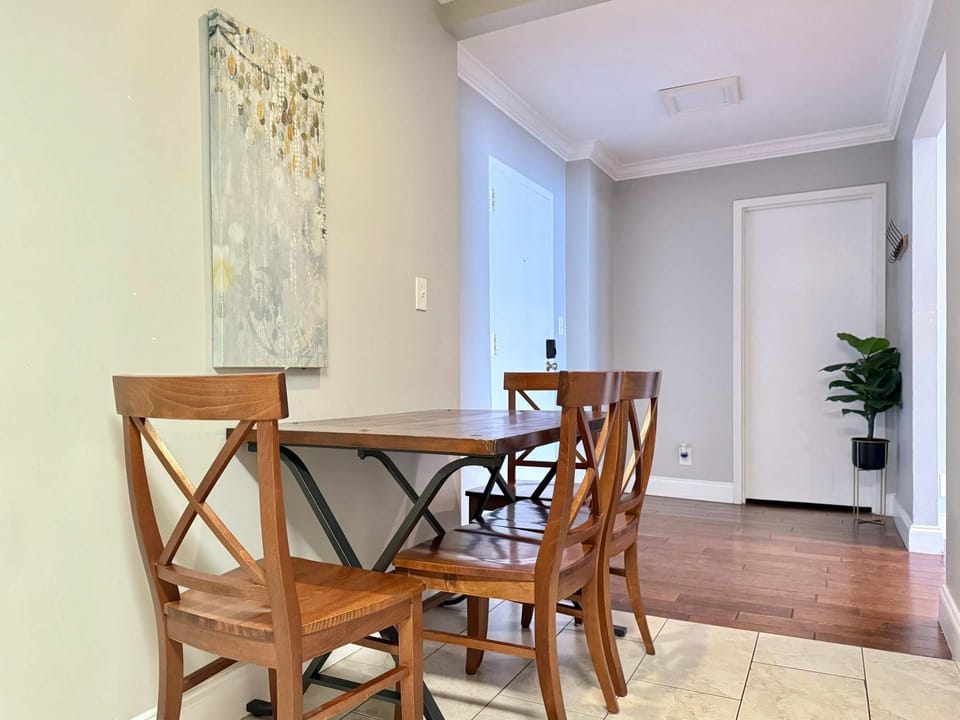 Atlanta Downtown Onsite Parking King! 3BR LM 06 Units House in Atlanta