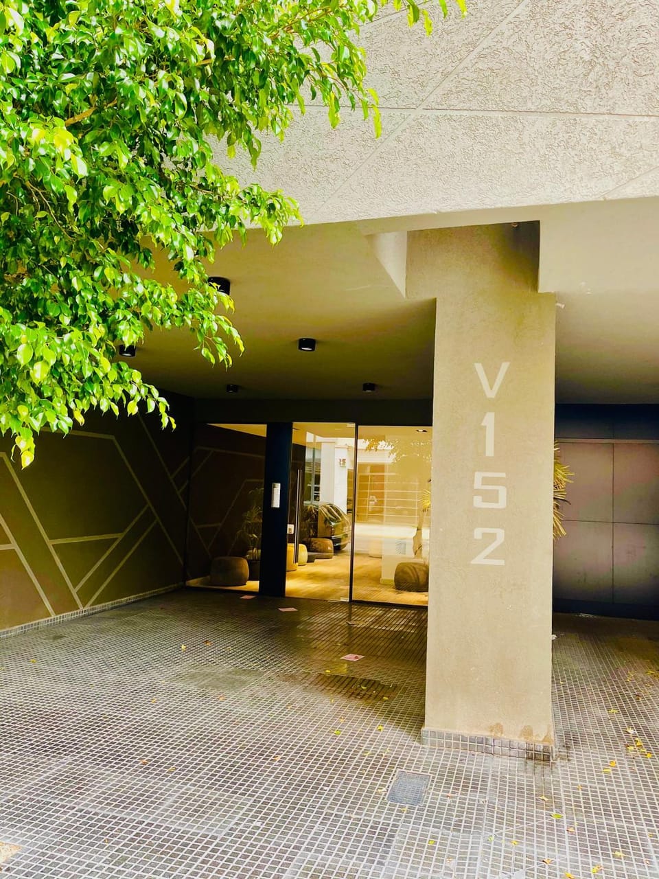 Property building, Facade/entrance