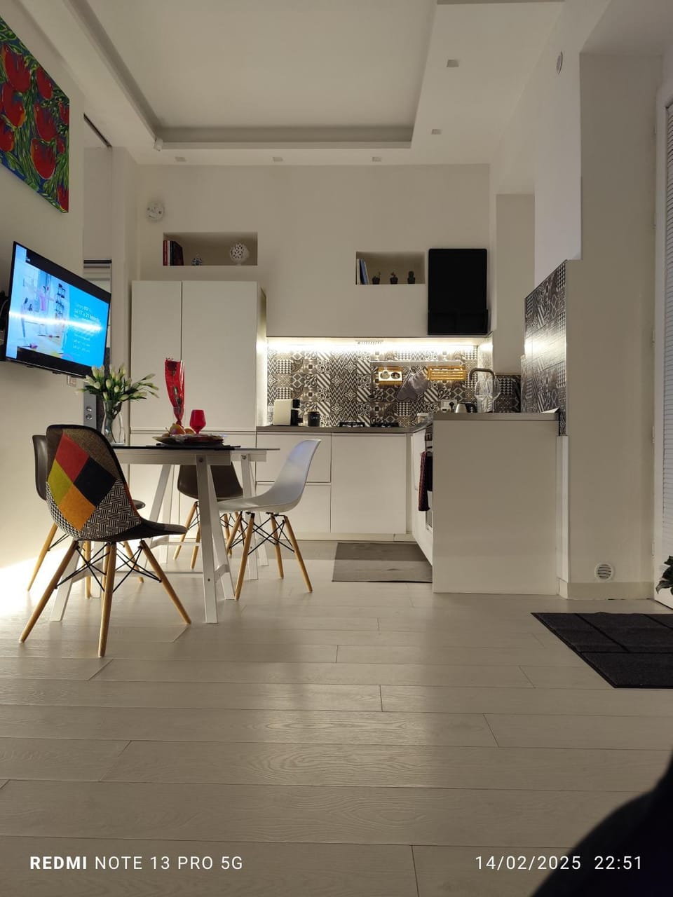 TV and multimedia, Living room, Dining area