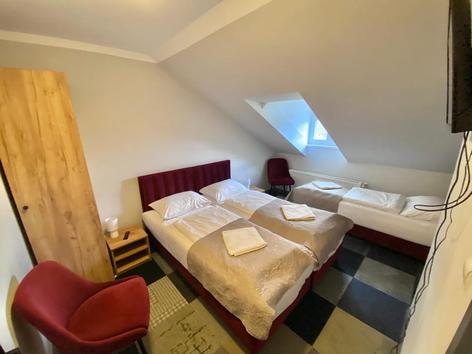 Ośrodek Szkoleniowo Wypoczynkowy GOPR Bed and Breakfast in Lower Silesian Voivodeship