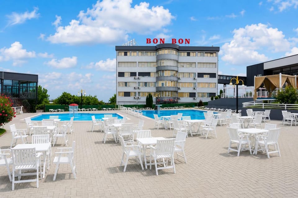 Property building, Swimming pool