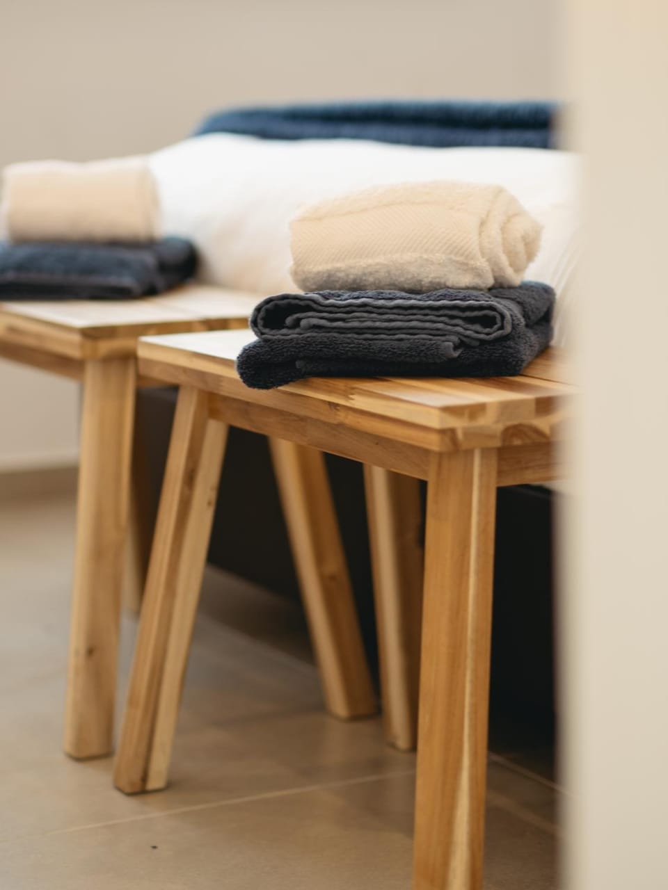 Bedroom, towels