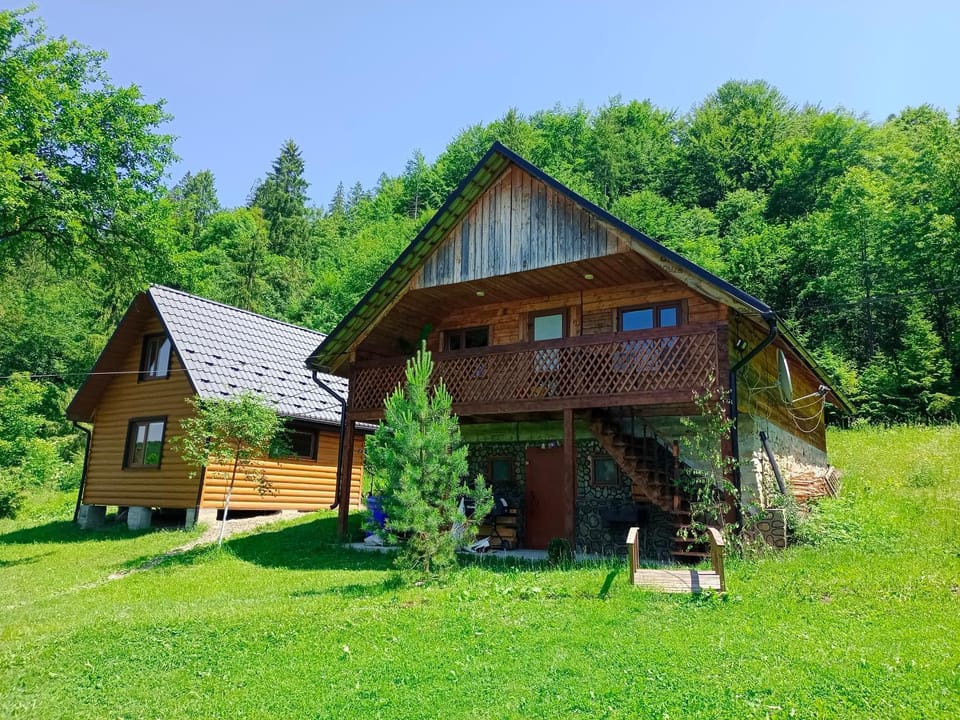 Під горою 2 House in Ukraine
