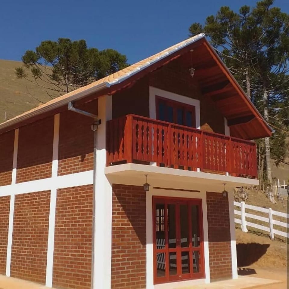 Chalé Família Chalet in State of São Paulo