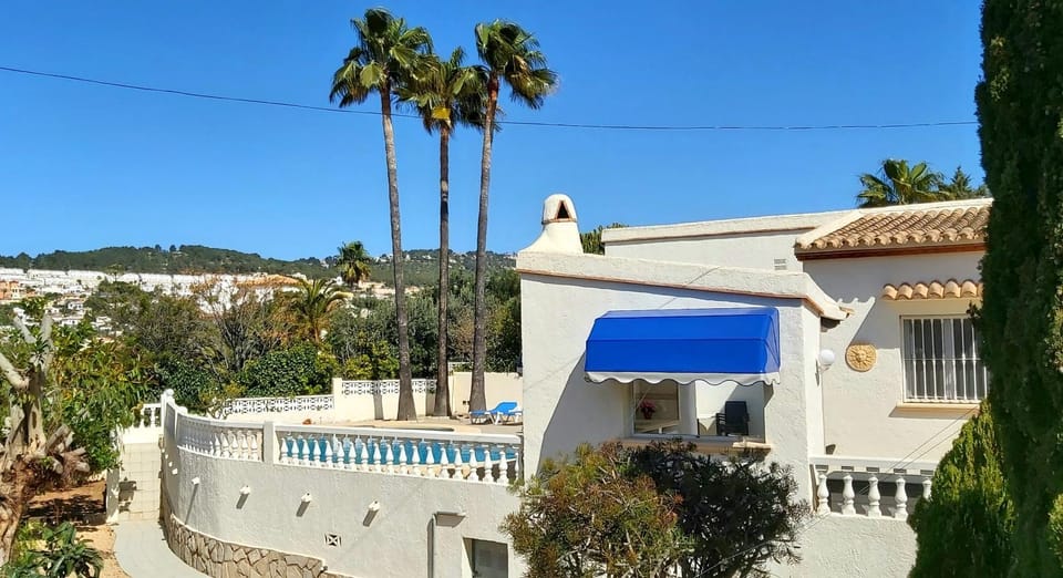 VILLA GRAN PALMERAS WITH PRIVATE POOL & AMAZING VIEW Villa in Calp