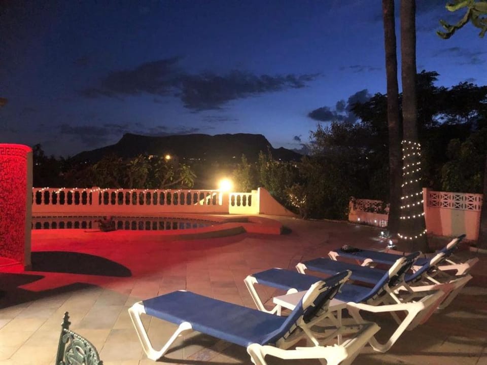 VILLA GRAN PALMERAS WITH PRIVATE POOL & AMAZING VIEW Villa in Calp