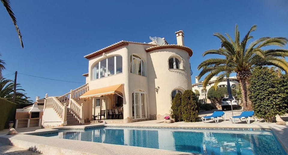 VILLA STRELITZIA WITH PRIVATE POOL & AMAZING VIEW Villa in Calp
