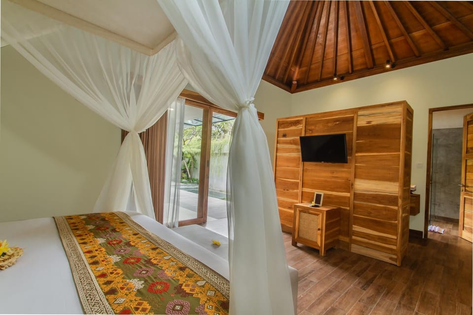 TV and multimedia, Photo of the whole room, Bedroom