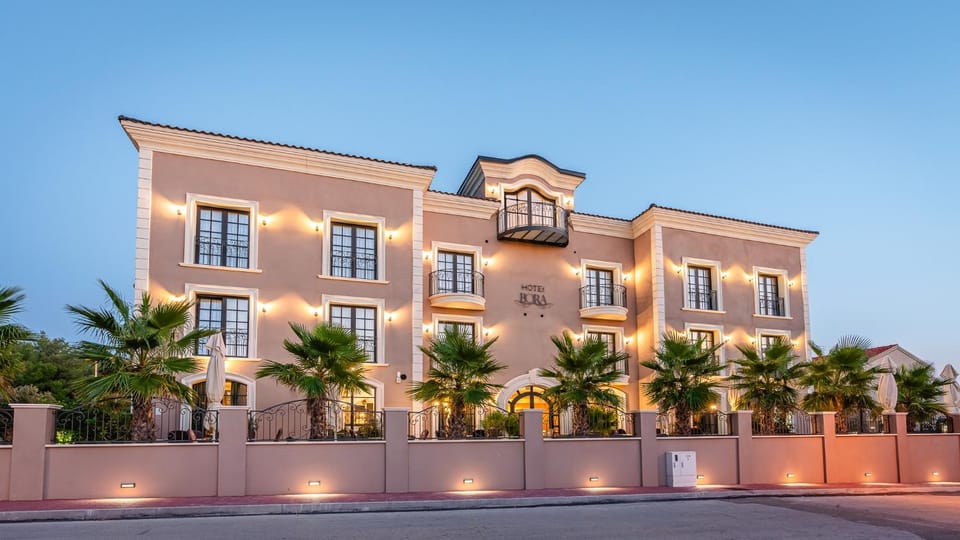 Property building, Facade/entrance