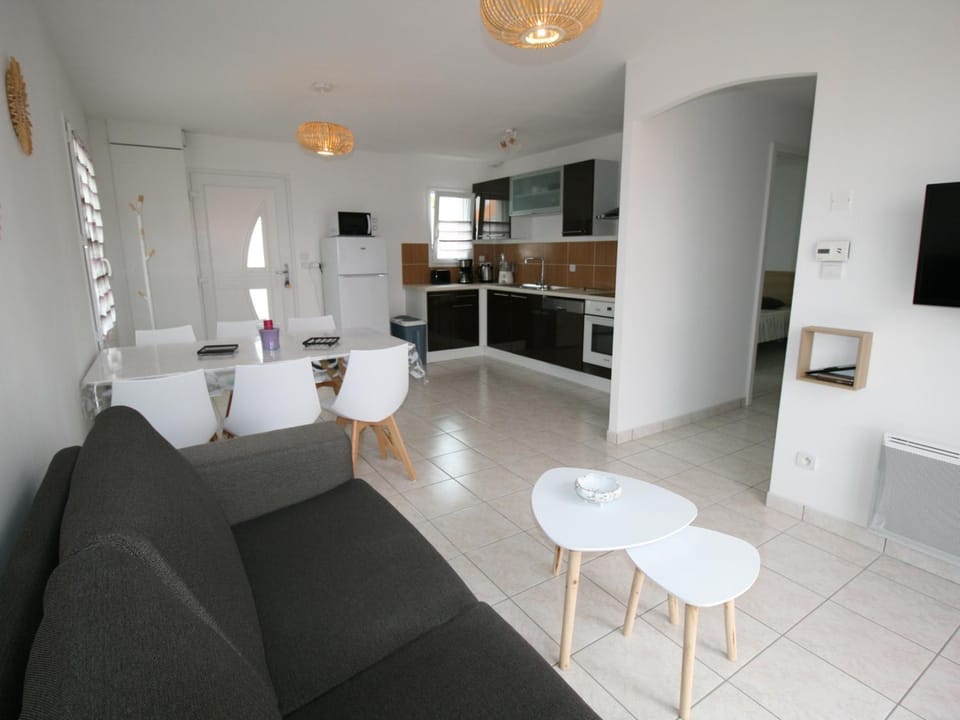 Maison de vacances à 700m de la plage avec terrasse, Wi-Fi, et équipements complets. - FR-1-22-296 House in La Tranche-sur-Mer