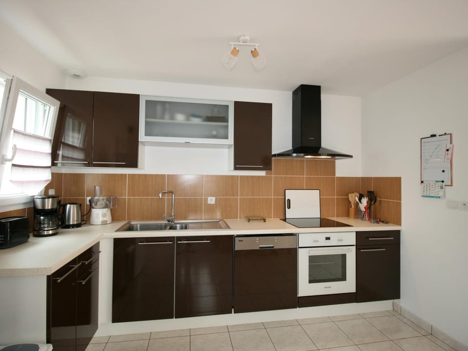 Maison de vacances à 700m de la plage avec terrasse, Wi-Fi, et équipements complets. - FR-1-22-296 House in La Tranche-sur-Mer