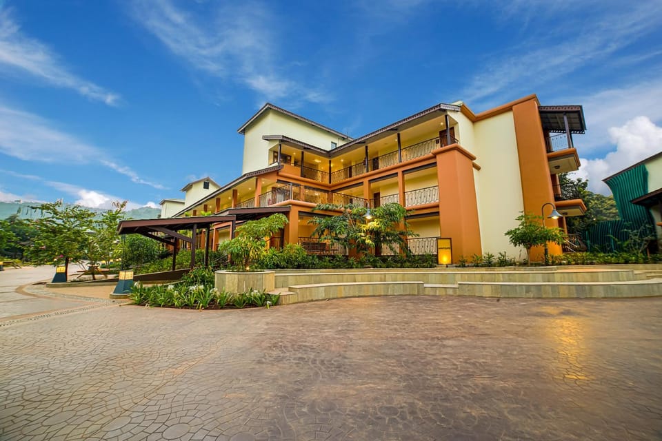 Property building, Facade/entrance