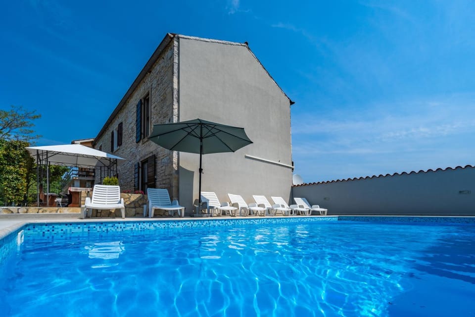 Property building, Swimming pool