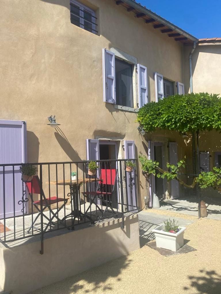 Property building, Balcony/Terrace