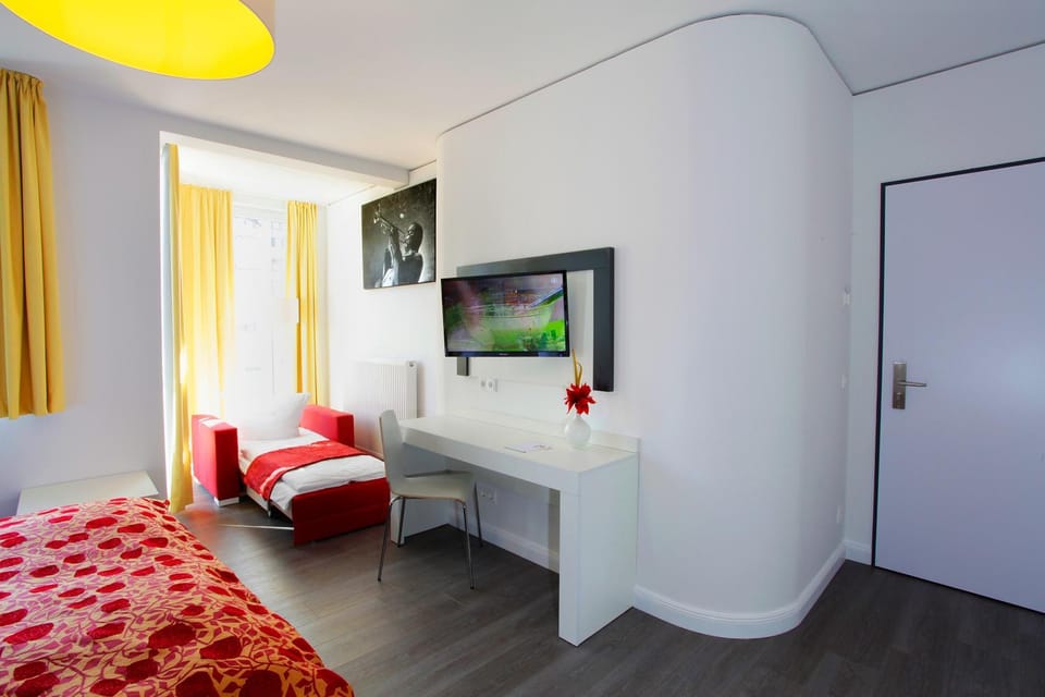 TV and multimedia, Seating area
