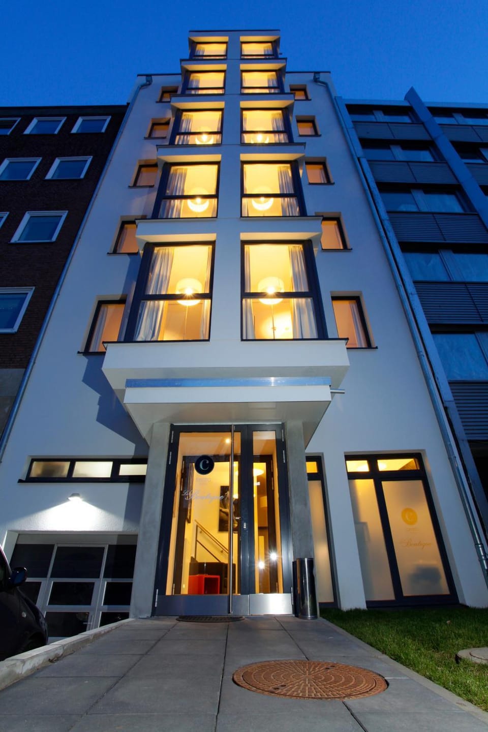Facade/entrance