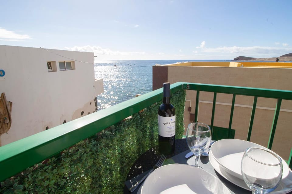 Balcony/Terrace, Seating area, Dining area, Sea view