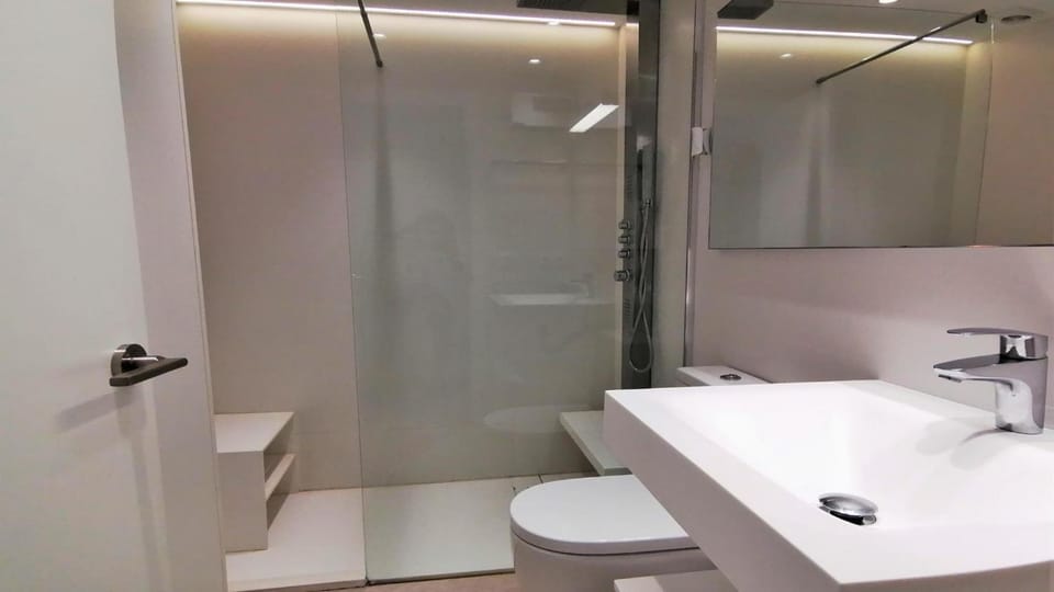 Shower, Toilet, Bathroom