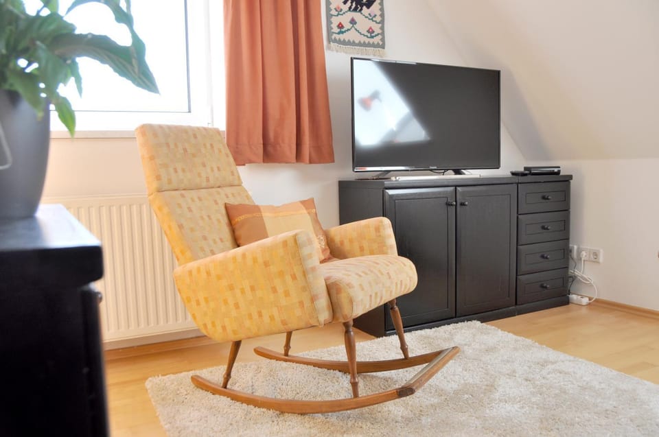 TV and multimedia, Seating area