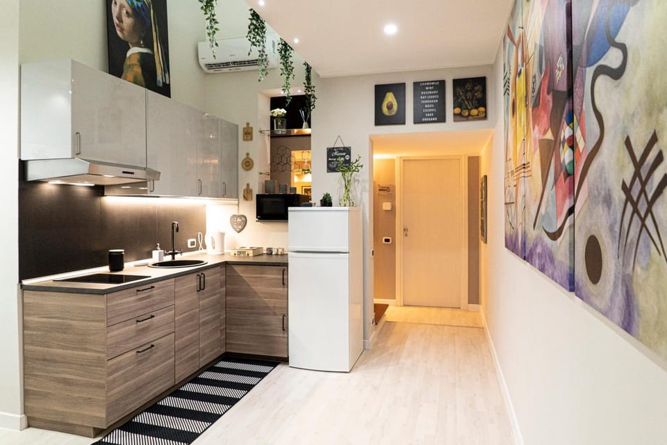 Kitchen or kitchenette, Communal kitchen