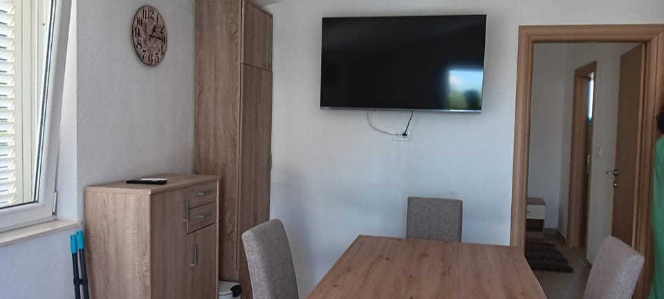 Communal lounge/ TV room, Dining area