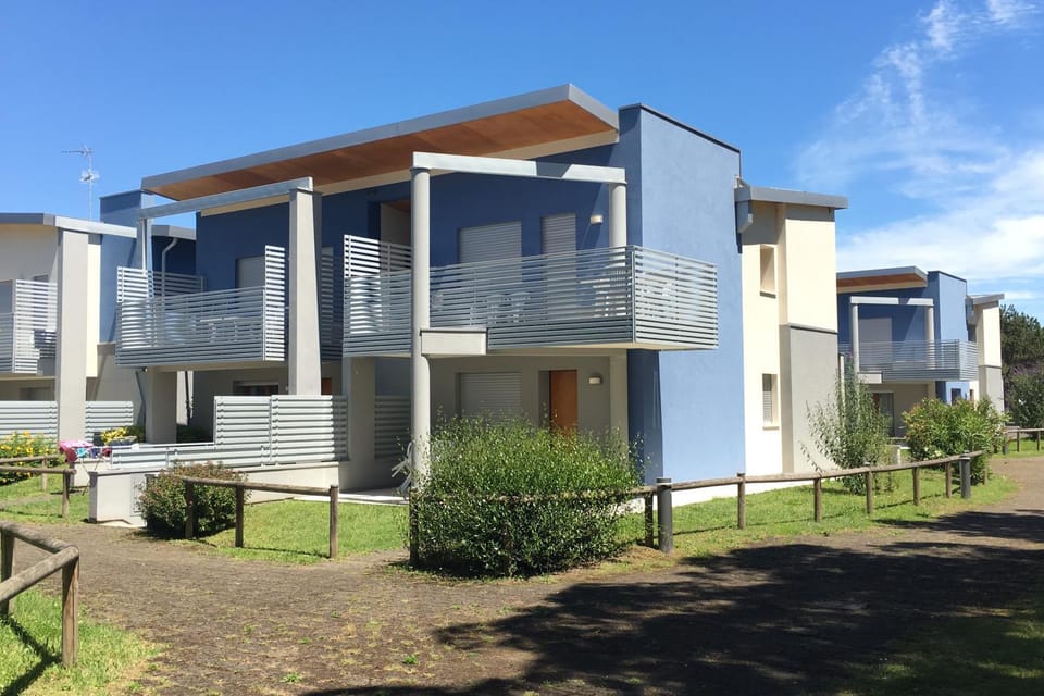 Property building, Garden, Garden view