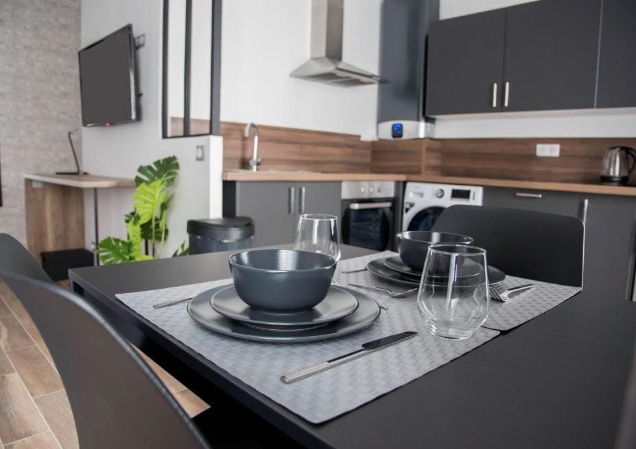 Dining area, minibar, pet friendly, stove, kitchen