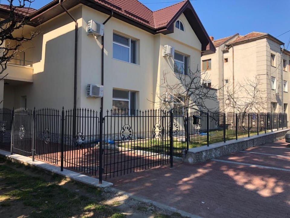 Property building, Facade/entrance