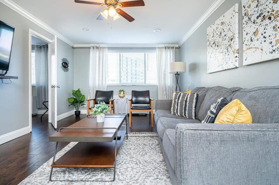 Atlanta Downtown! King Bed! Paid Onsite Parking! LM2102 Apartment in Atlanta