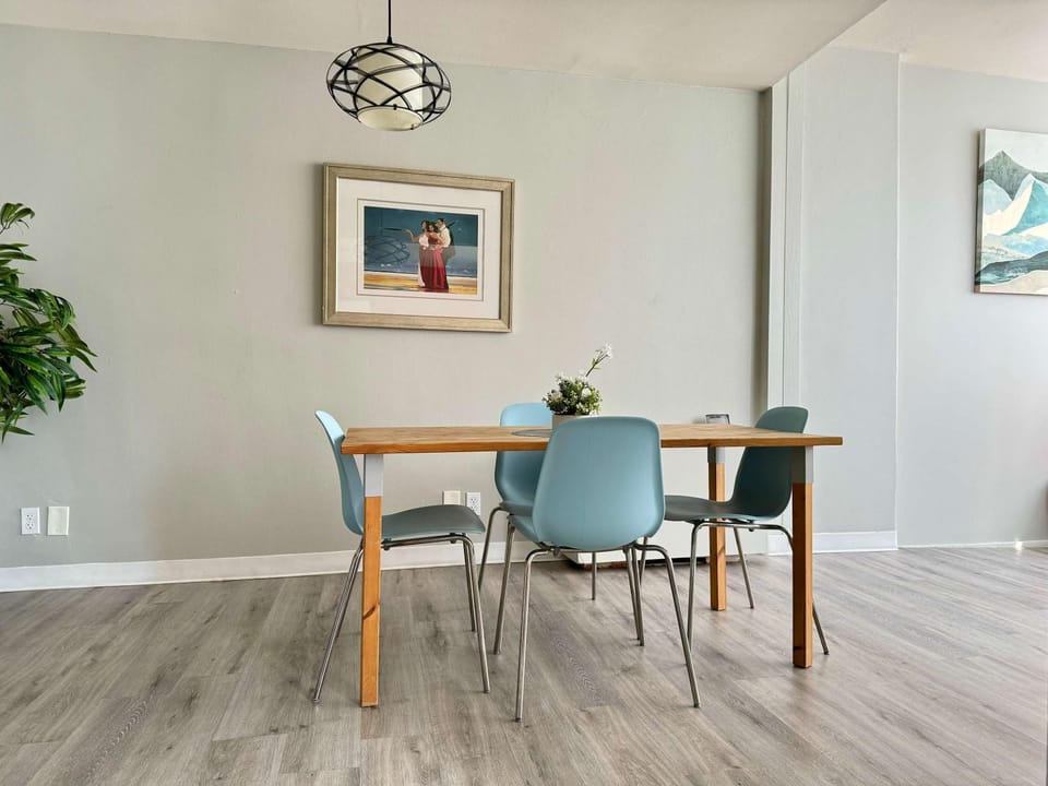 Heart Downtown! City View Onsite Parking! King Bed LM807 House in Atlanta